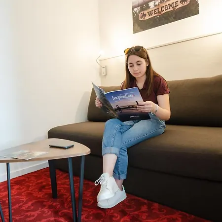 Hotel Brit Essentiel