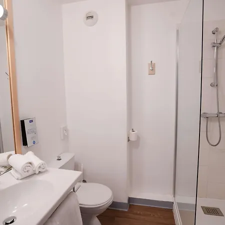 Brit Essentiel Hotel 2*