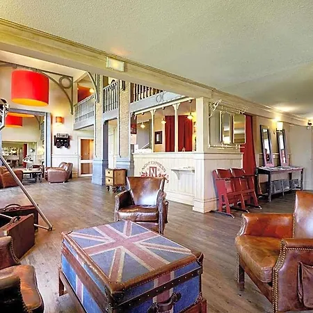 Hotel Brit Essentiel